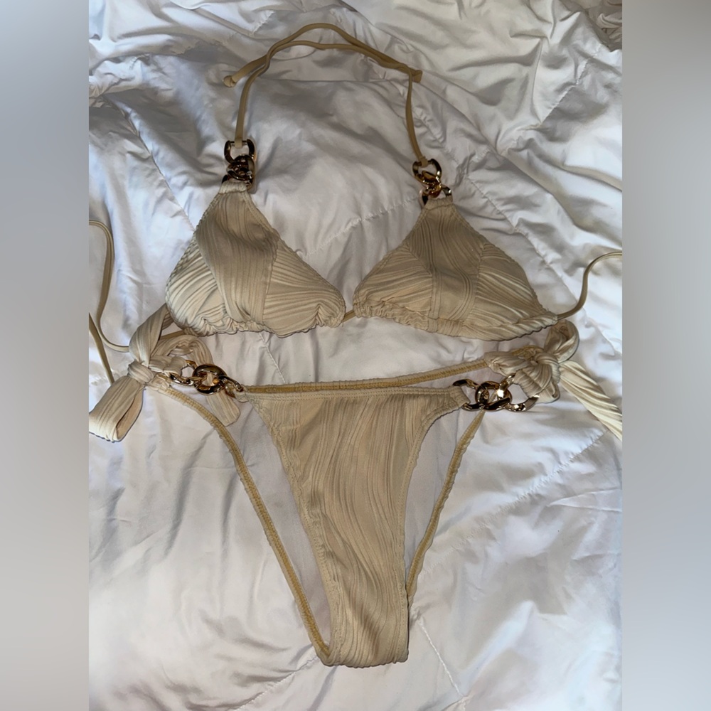 Ivory wave texture Bikini Set with  Gold Chain Hardware Detail -